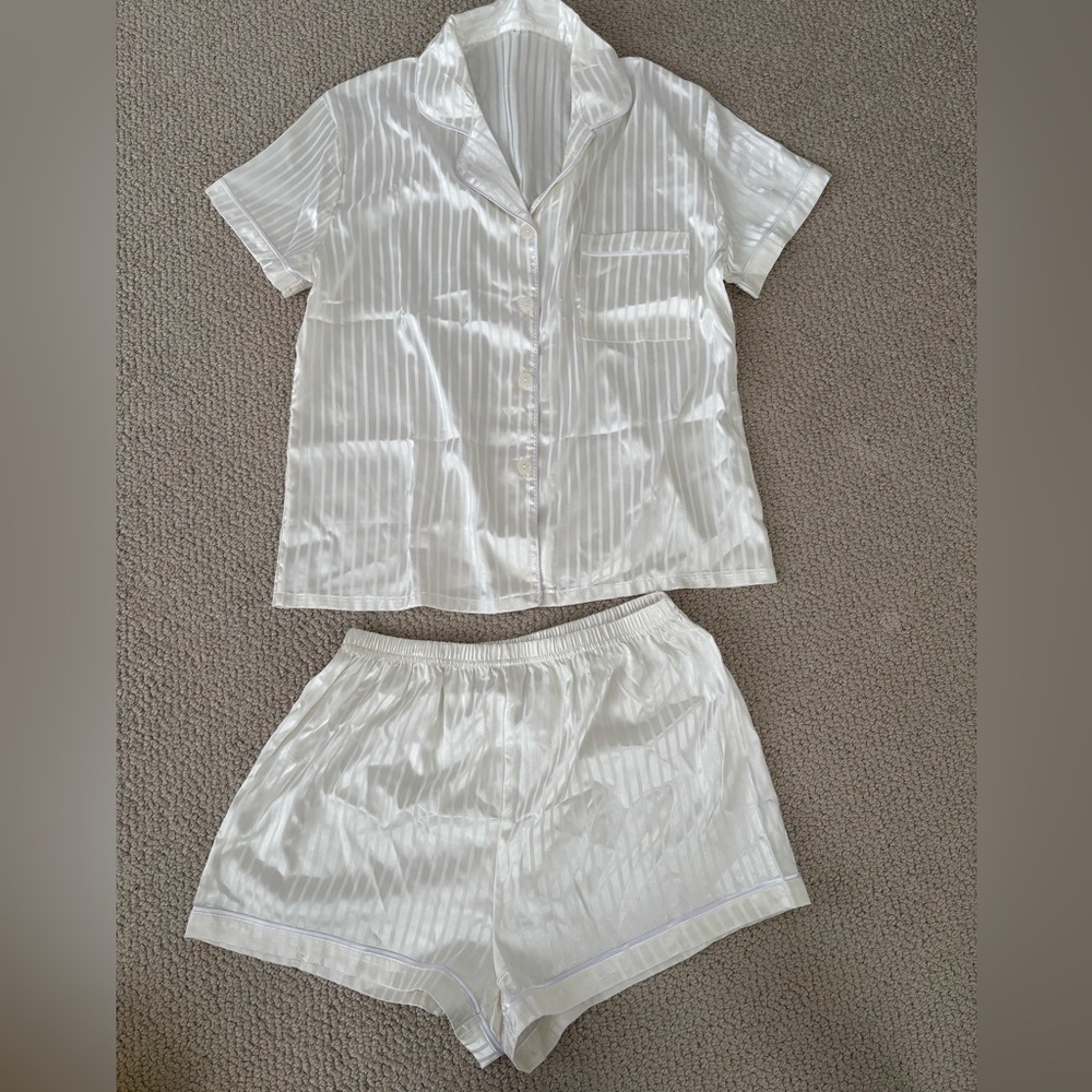 SHEIN White Satin Pajama Set